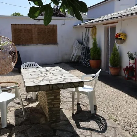 Avec Jardin Prive 베르주라크