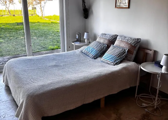 Avec Jardin Prive アパート